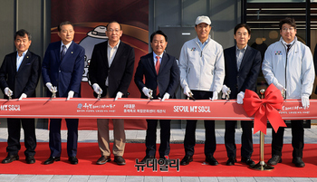 [포토] 서울형 수변감성도시 1호, 홍제폭포 복합문화센터 개관