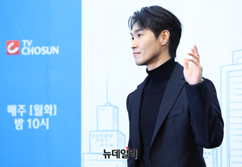 [포토] 다음생은 없으니까 장인섭 '40대 멜로 보여드립니다'