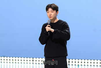 [포토] 인사말하는 윤범노 토브 엔터 대표