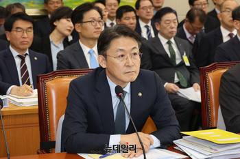 [포토] '빚투 레버러지' 발언 해명하는 권대영 금융위 부위원장