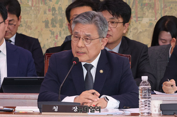 [포토] 국회 출석한 허민 국가유산청장