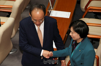 [포토] 본회의 참석하는 추경호 의원 