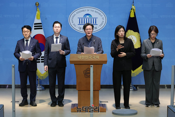 [포토] 민주당 ' 한강버스 당장 중지해야'