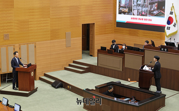 [포토] 풍납동 관련 질의에 답하는 오세훈 서울시장