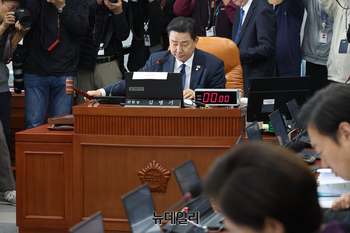 [포토] 의사진행 하는 김병기 국회 운영위원장