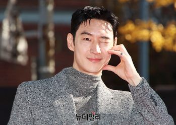 [영상] 모범택시3 이제훈 '여심 녹이는 하트'