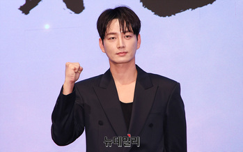 [포토] 이현욱 '문무 화이팅'