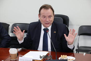 [포토] 국회 찾은 게오르크 빌프리트 슈미트 주한독일대사