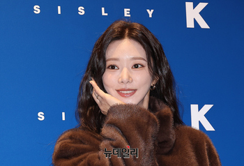 [영상] 퍼 입은 이주빈 '감기 조심하세요'