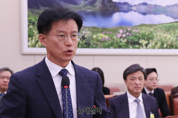 [포토] 인사말 하는 방용승 민주평화통일자문회의 사무처장