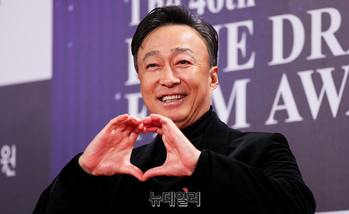 [영상] 이성민 '반전매력'