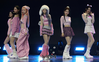 [영상] 버블껌 무대 선보이는 트리플에스 sun