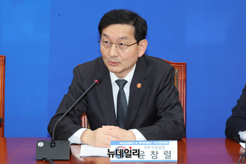 [포토] 민주당 찾은 윤창렬 국무조정실장