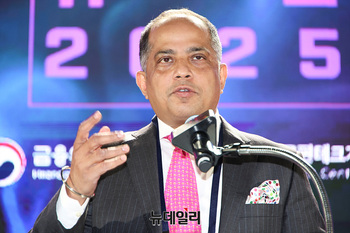 [포토] 핀테크 위크 찾은 '솝넨두 모한티' GFTN CEO