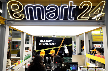 [포토] 편의점 이상의 공간, 이마트 24 플래그십 스토어 '트렌드랩 성수점' 오픈