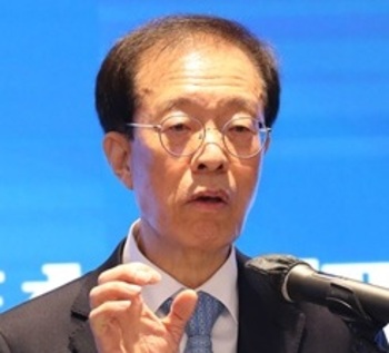 이석연 "헌법적 기본 가치를 나침반 삼아 ‥ '갈등 극복' 해법 모색해야