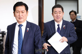 [포토] 최고위 참석하는 정청래-김병기 