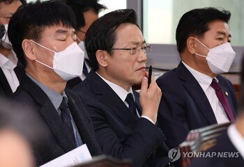 ‘유임’ 김이배 제주항공 대표, 유가족 소통·실적 개선 어떻게 풀어낼까