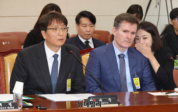 [포토] 개인정보 유출사고 질의 답변하는 박대준 쿠팡 대표