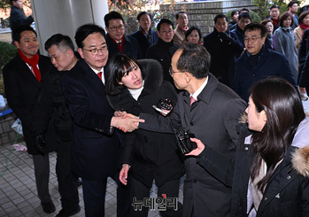 [포토] 국민의힘 응원받는 추경호 의원