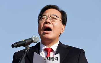 [포토] 구호 외치는 송언석 원내대표 