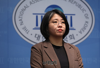 [포토] 발언하는 용혜인 기본소득당 대표