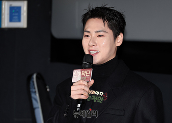 [영상] 인사말하는 배우 한정완