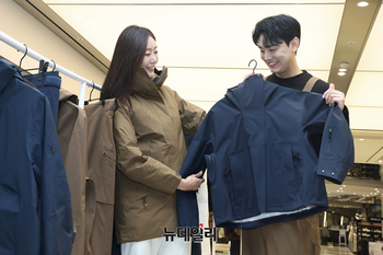 [포토] 신세계백화점 강남점 "골드윈 팝업서 스키복 만나보세요"