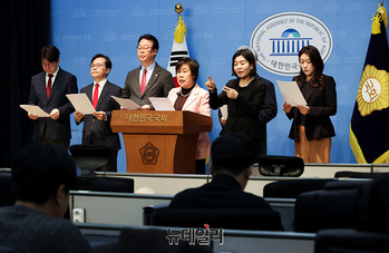 [포토] 성명문 발표하는 국민의힘 사법정의수호 및 독재저지 특위