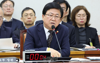 [포토] 교육위서 답변하는 최교진 교육부 장관