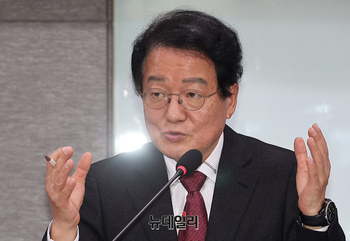 [포토] 국보법 토론회 참석한 남성욱 고려대 교수