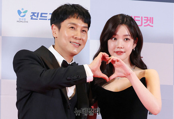 [영상] 김동완-이유비 'MC의 하트' 