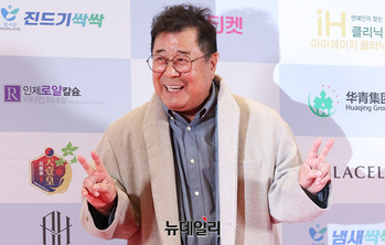 [영상] 백일섭 '꽃할배 등장'