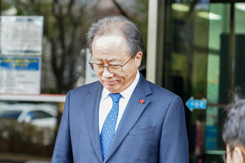 '전교조 해직교사 특채' 김석준 부산교육감 집유 선고