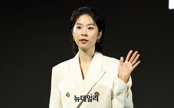 [영상] 배우 서은수 "부산지검 여검사 역입니다"