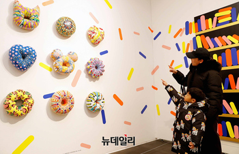 [포토] 광주신세계갤러리 '마음 데우는 빵과 커피 이야기 만나보세요'