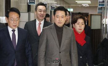 [포토] 최고위 참석하는 장동혁 국민의힘 대표 및 지도부