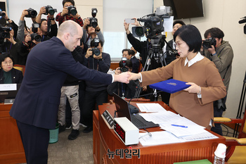 국회 과방위, 쿠팡 청문회 불출석한 김범석·강한승·박대준 검찰 고발 