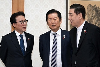 김민석 "석유화학·철강, 구조개편 불가피 … 정부가 충격 완화"