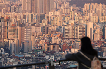 與 "부동산 추가 공급 대책 준비돼 … 발표 시기 고려 중"