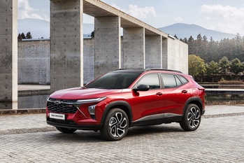 현대차에 밀리고 수입차에 치이고 … 완성차 중견 3사 반등 모색 '절실'