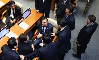언론을 '범죄자' 만드는 입틀막법 … 초유의 빅 브라더 생겼다
