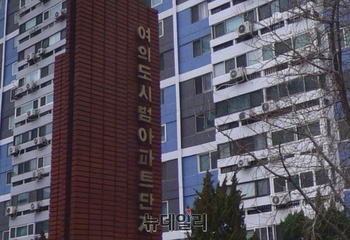 [르포] '반백년' 여의도 시범, 재건축 승자는? … 어르신은 '삼성' vs 아파트는 '현대' vs 초기물밑 '대우'