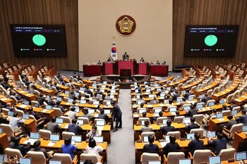 기술력 추월 시작 中, 발목 잡는 정치 … 올 기업 환경, 사방에 '회색코뿔소'