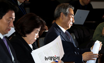 [포토] 최종브리핑 마친 민중기 특검 