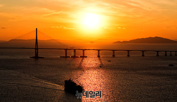 [포토] 2025년 마지막 인천항 일몰