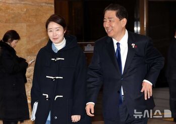 김병기 '공천 헌금 의혹' 불똥 靑으로 … 野 “金 탄원서, 김현지에 최초 전달, 특검해야” 총공세