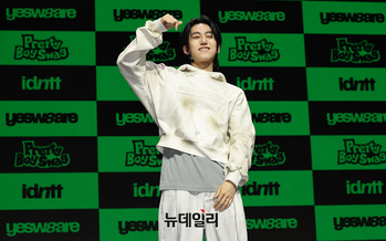 [포토] 아이디6 김주호 '신나는 포토타임'