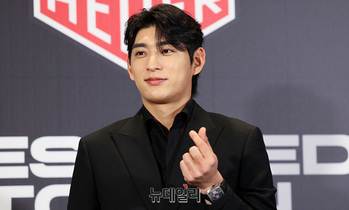 [포토] 이정후 '메이저리거의 하트'