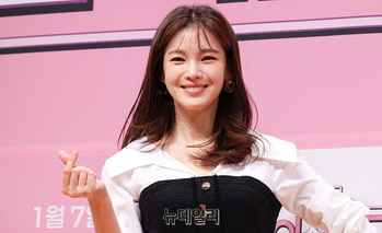 [영상] 정가은 '손가락 하트'